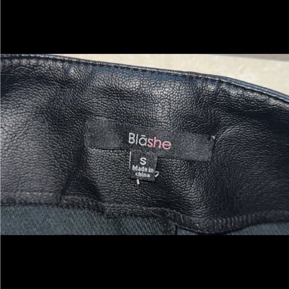 Blashe black leather skirt - Picture 3 of 3